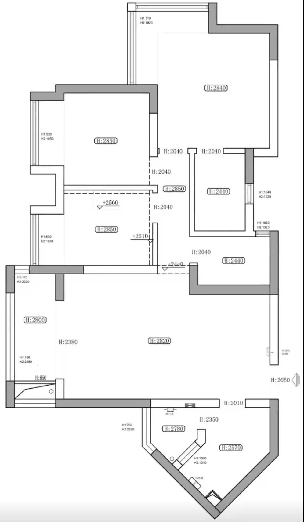 小紅書爆火：2人2喵入住異形小戶，仿佛是日劇穿越~	